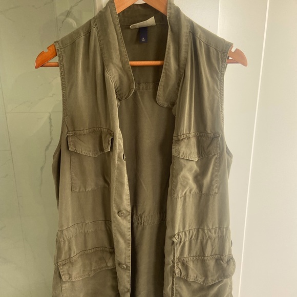 Army green coloured long vest - Picture 2 of 4